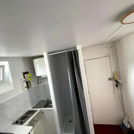 Studio Au Milieu De Nulle Part *